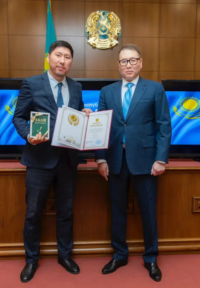 72 сотрудника торговой сферы награждены государственными и ведомственными наградами (5)