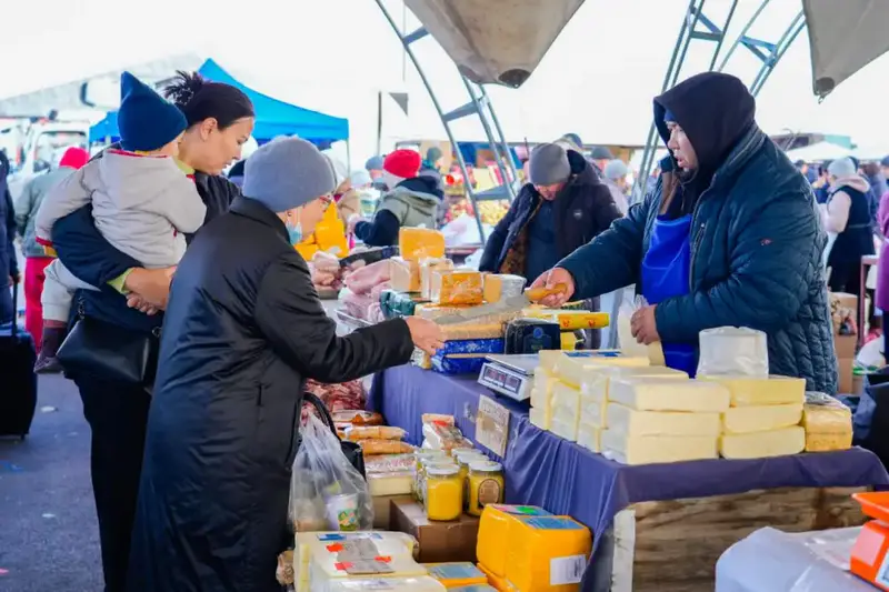 Доступные цены и самые свежие продукты: в Астане проходит ярмарка аграриев Павлодарской и Северо-Казахстанской областей (3)