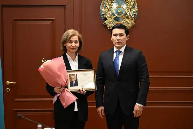 Министр наградил государственными и ведомственными наградами ряд специалистов, добившихся высоких результатов и внесших значительный вклад в развитие отечественного спорта (9)