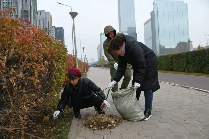 Участие военнослужащих в экологической акции Таза Қазақстан Астане