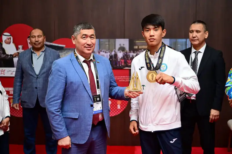 Достижения юных казахстанских бойцов ММА на Азиатских играх: новый стандарт для будущих поколений спорта Астане