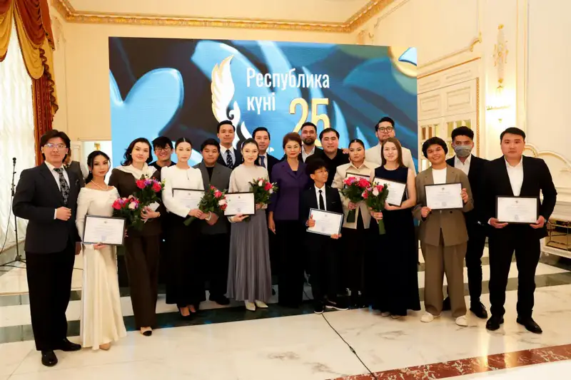 Аида Балаева наградила 18 талантливых победителей и лауреатов (7)