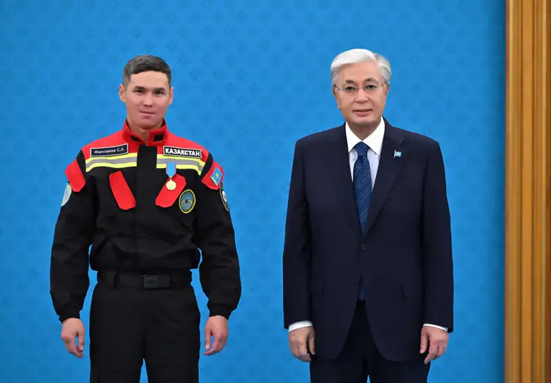 Президент поздравил спасателей с профессиональным праздником (9)