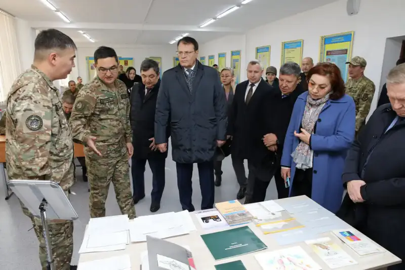 Депутаты изучили практическую реализацию законодательных норм в сфере воинской службы (6)