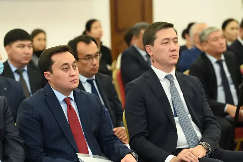 На выездном заседании обсуждены требования обновленного законодательства (4)