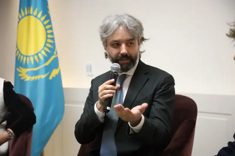 В Риме презентовали книгу о Шокане Уалиханове на итальянском языке (4)