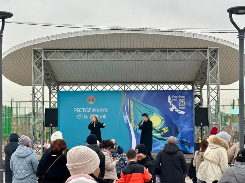 В Астане начались праздничные концерты ко Дню Республики (3)
