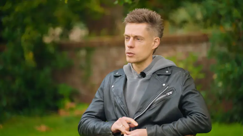 Юрий Дудь и Алишер Еликбаев обсудили влияние казахстанских героев на современное общество и медиа-пространство Астане