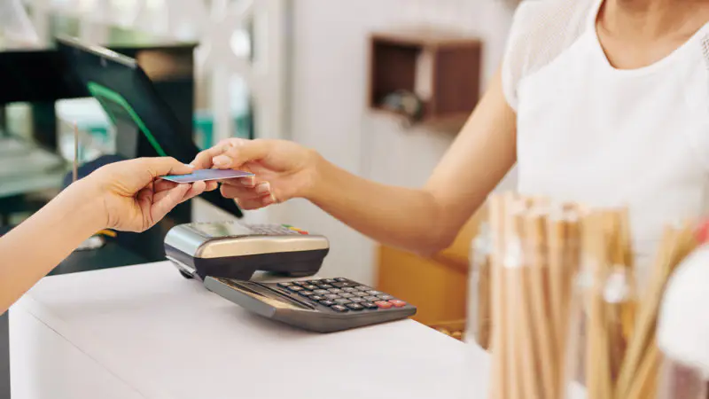 Сотрудница кафе в Астане украла более 10 миллионов тенге, поднимая вопросы о доверии и контроле в сфере обслуживания Астане