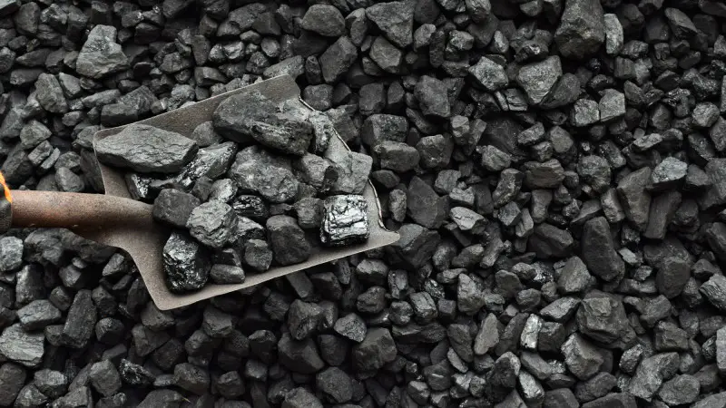 Казахстан вступает в отопительный сезон с нехваткой угля: регионы обеспечены лишь на 65%. Астане