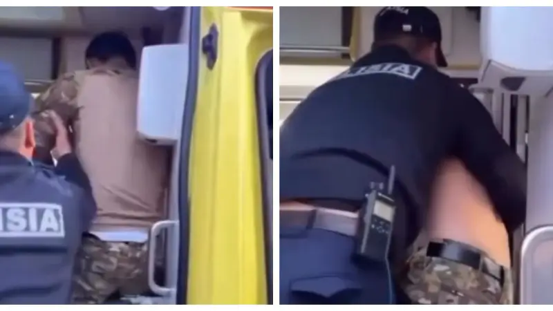 Мужчина в полицейской форме устроил дебош в машине скорой помощи в Атырау: очевидцы сняли инцидент Астане