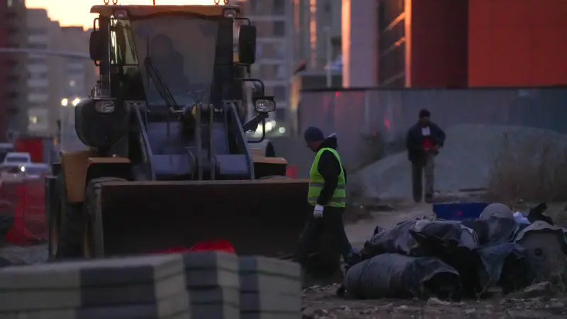 Ночная жизнь Астаны: как коммунальные службы поддерживают город в бодрствовании Астане