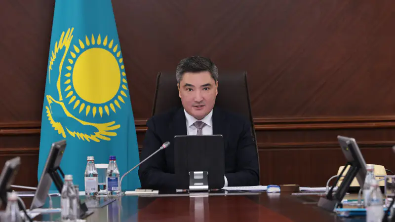 Звонок на правительственной связи: Премьер уходит из заседания Астане