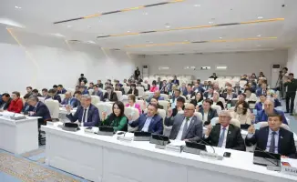 Участие Ербола Карашукеева в сессии Жамбылского областного маслихата: обсуждение изменений в административных границах