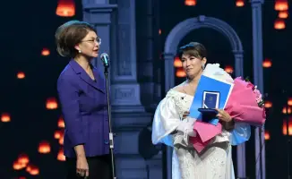 Президент Казахстана поздравил певицу Толкын Забирову с юбилеем на международном концерте в Дворце мира и согласия