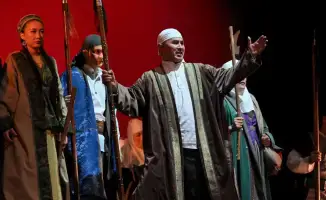 В Кызылорде расцвела любовь: спектакль «Абай айтқан «Еңлік-Кебек» завоевал сердца зрителей