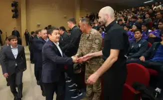 Аким Мангистау поздравил «Каспий» с успехом