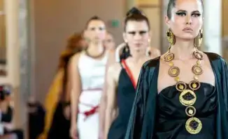Неделя моды в Милане: Ольга Целлер представила уникальные украшения из карагандинского угля