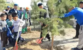 В Арысе более 3000 жителей собрали 25 тонн мусора и высадили почти 1000 деревьев