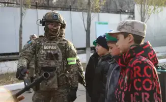 Школьники узнали о жизни пограничников на открытом уроке в преддверии Дня Республики