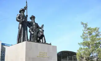 Новый сквер и памятники в Жетісу обновлены