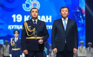 В Актобе отметили 30-летие службы по чрезвычайным ситуациям, акцентировав внимание на награждении участников и развитии материально-технической базы.