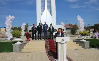 Установка мемориальной стелы в родном селе Нургисы Тлендиева как начало новых культурных традиций