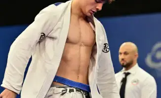 Серебряная медаль Муслима Арсамака на юношеских Азиатских играх: шаг к международной карьере в джиу-джитсу
