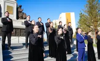 Церемония поднятия Государственного флага в ВКО: символ единства и патриотизма в День Республики