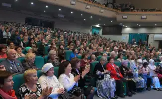 Торжественное мероприятие в Дворце культуры имени Естая укрепляет культурные связи и отмечает достижения Казахстана