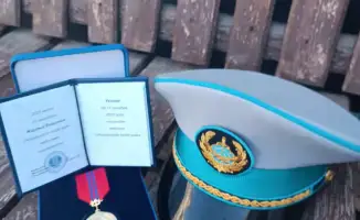 Сотрудник УИС Акмолинской области награждён медалью за спасение ребенка из горящей квартиры