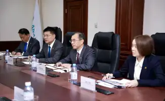 Министр энергетики РК Ерлан Аккенженов и президент China Energy обсудили инвестиции в $1 млрд в солнечные и ветровые электростанции в Казахстане