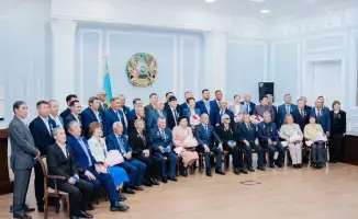 Награждение жителей Западно-Казахстанской области: вклад в экономическое развитие и значимость в Год рабочих профессий