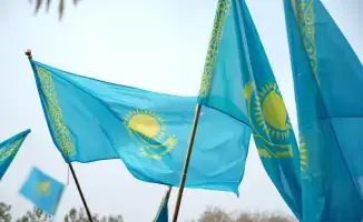 В Туркестане прошло торжественное поднятие государственного флага в честь Дня Республики