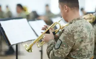 В Казахстане военные оркестры начали подготовку сержантов, объединяя музыку и военное командование