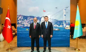 Торжественный вечер в Туркестане в честь 102-й годовщины республики Турции