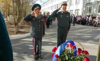 Память героя войны Рахимжана Кошкарбаева в столичной школе