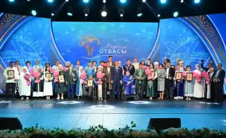 Семья Молдабековых из Туркестанской области отмечена как победитель национального конкурса "Мерейлі отбасы" в Астане