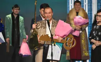 Золотая домбыра: мелодия победы Айбека Калиева в айтысе Астаны