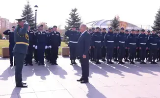 Тысячи участников собрались в Жетісу на церемонию поднятия Государственного флага в честь Дня Республики