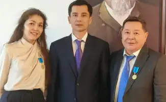 Награждение сотрудников системы государственного имущества и приватизации подчеркивает значимость государственной службы в Казахстане