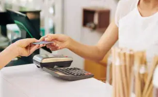 Сотрудница кафе в Астане украла более 10 миллионов тенге, поднимая вопросы о доверии и контроле в сфере обслуживания