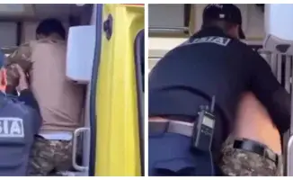 Мужчина в полицейской форме устроил дебош в машине скорой помощи в Атырау: очевидцы сняли инцидент