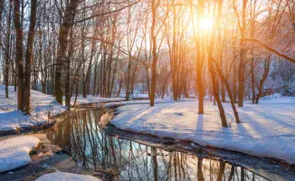В Казахстане в субботу, 18 октября, ожидается сухая погода в большинстве регионов, однако на севере и северо-западе возможны дожди. Тем не менее, в некоторых городах страны сохранится тепло, несмотря на предстоящие морозы.