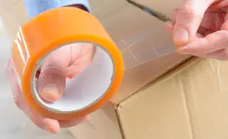 Скандал в госзакупках: АФМ выявило завышение цен на скотч до 99 тысяч тенге, сообщает заместитель председателя Агентства по финмониторингу Кайрат Бижанов.