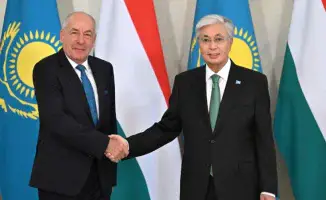 Президент Казахстана Касым-Жомарт Токаев провел встречу с главой Венгрии Тамашем Шуйоком, который прибыл в Казахстан с официальным визитом. В ходе переговоров обсуждались вопросы двустороннего сотрудничества и укрепления отношений между странами.