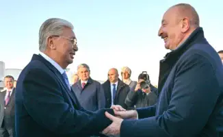 Токаев встретил Алиева в аэропорту Астаны: Президент Азербайджана прибыл с государственным визитом