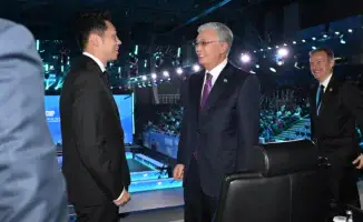 Токаев встретился с мировыми звездами настольного тенниса на открытом Кубке Президента Казахстана