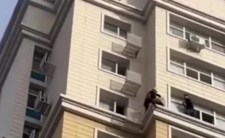 Жительницу Астаны сняли с парапета на 15-м этаже: экстренные службы реагируют на тревожное сообщение