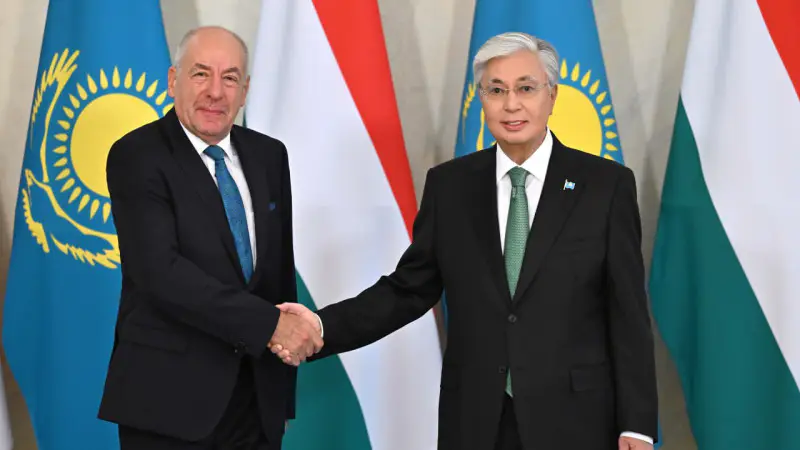 Президент Казахстана Касым-Жомарт Токаев провел встречу с главой Венгрии Тамашем Шуйоком, который прибыл в Казахстан с официальным визитом. В ходе переговоров обсуждались вопросы двустороннего сотрудничества и укрепления отношений между странами. Астане